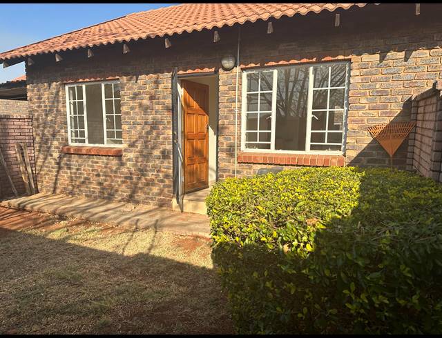 2 BEDROOM GATED ESTATE FOR SALE IN THE ORCHARDS
